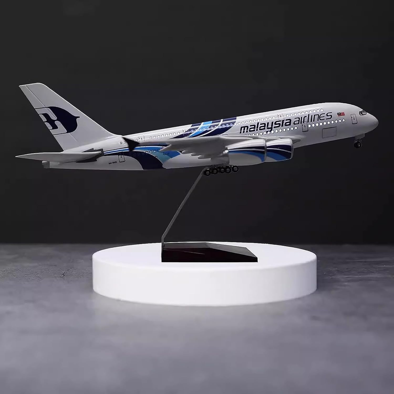 1:160 Scale Malaysia Airlines  - đánh giá và giá Resin Kit Cast